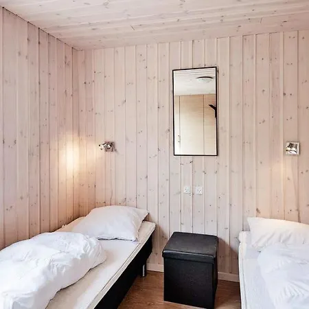 Holiday home Sleeps 18 Pool Wifi