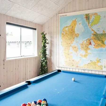 Holiday home Sleeps 18 Pool Wifi