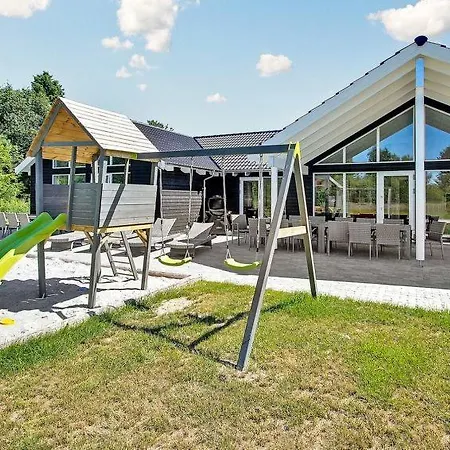 Holiday home Sleeps 18 Pool Wifi *